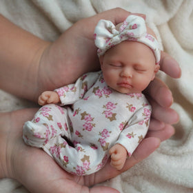 MYREBABY washable silicone design is easy to clean after play.