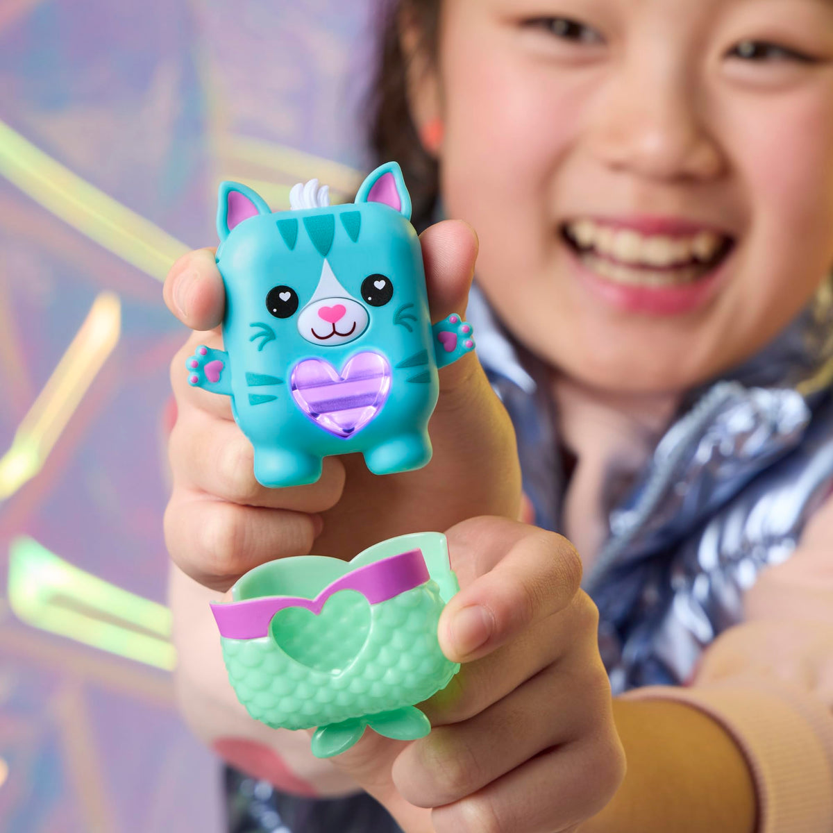 Nano-MALS Pawtricia blue kitty interaction—connects with other Nano-mals for shared fun.