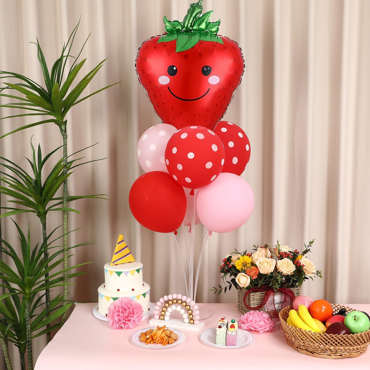 Naozinebi 12-inch red and pink balloons with white dots add whimsy.