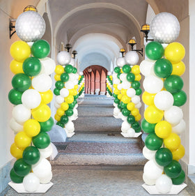 Naozinebi color theme uses green, white, yellow for festive decor.