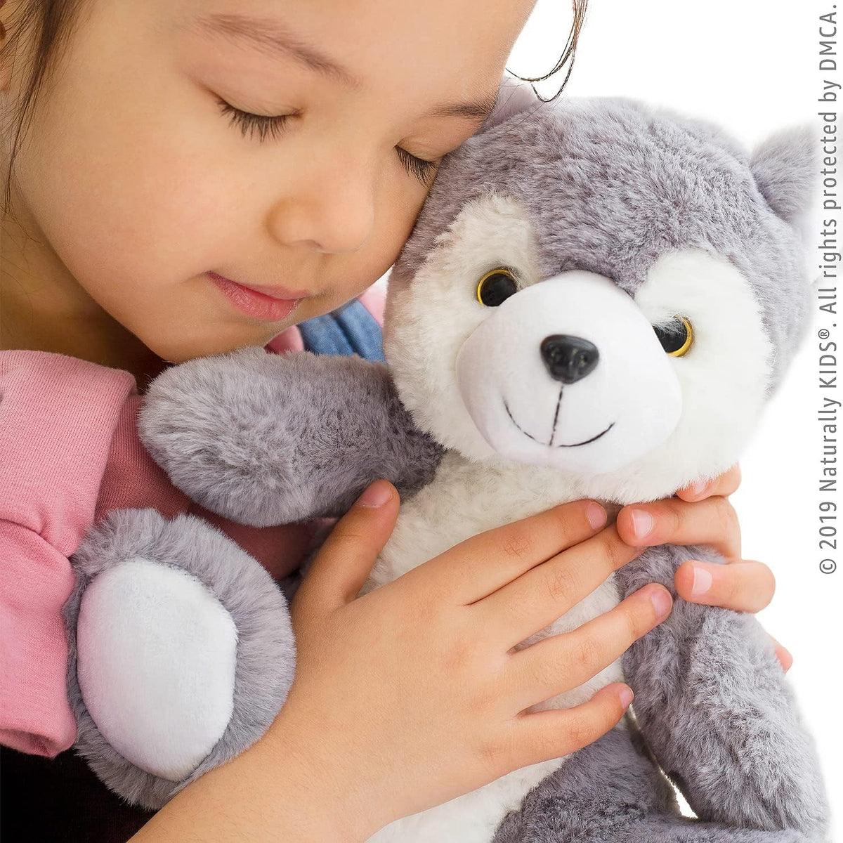 Naturally KIDS Wolf Backpack featuring a sturdy zipper for quick, secure openings.