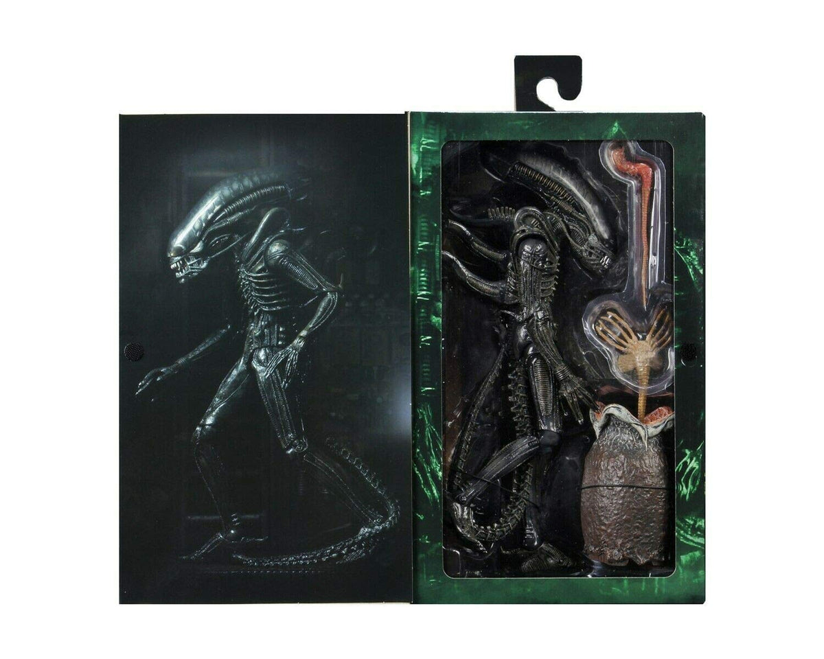 NECA Alien bendable tail enables dynamic poses