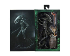 NECA Alien bendable tail enables dynamic poses