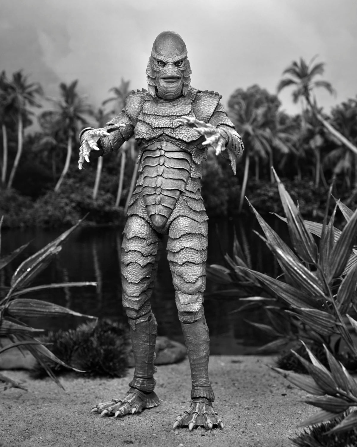 NECA Creature BW 7-inch side view showing silhouette and scale.