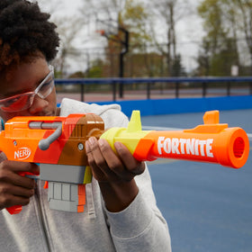 Detachable barrel on the Nerf Fortnite HR blaster for quick look changes.