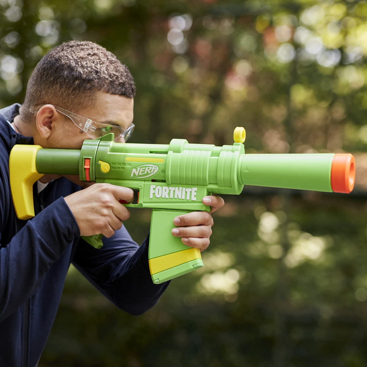 Nerf Fortnite SMG-Zesty 10-dart clip and darts setup for quick reloads