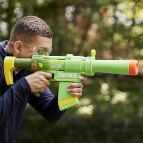 Nerf Fortnite SMG-Zesty 10-dart clip and darts setup for quick reloads