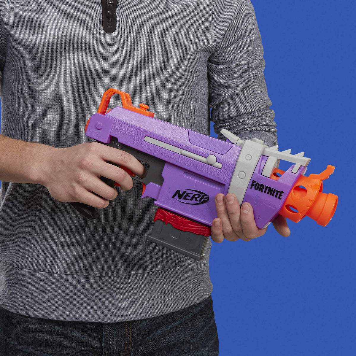 Nerf Fortnite SMG-E Blaster includes 6 official elite darts for ready play.