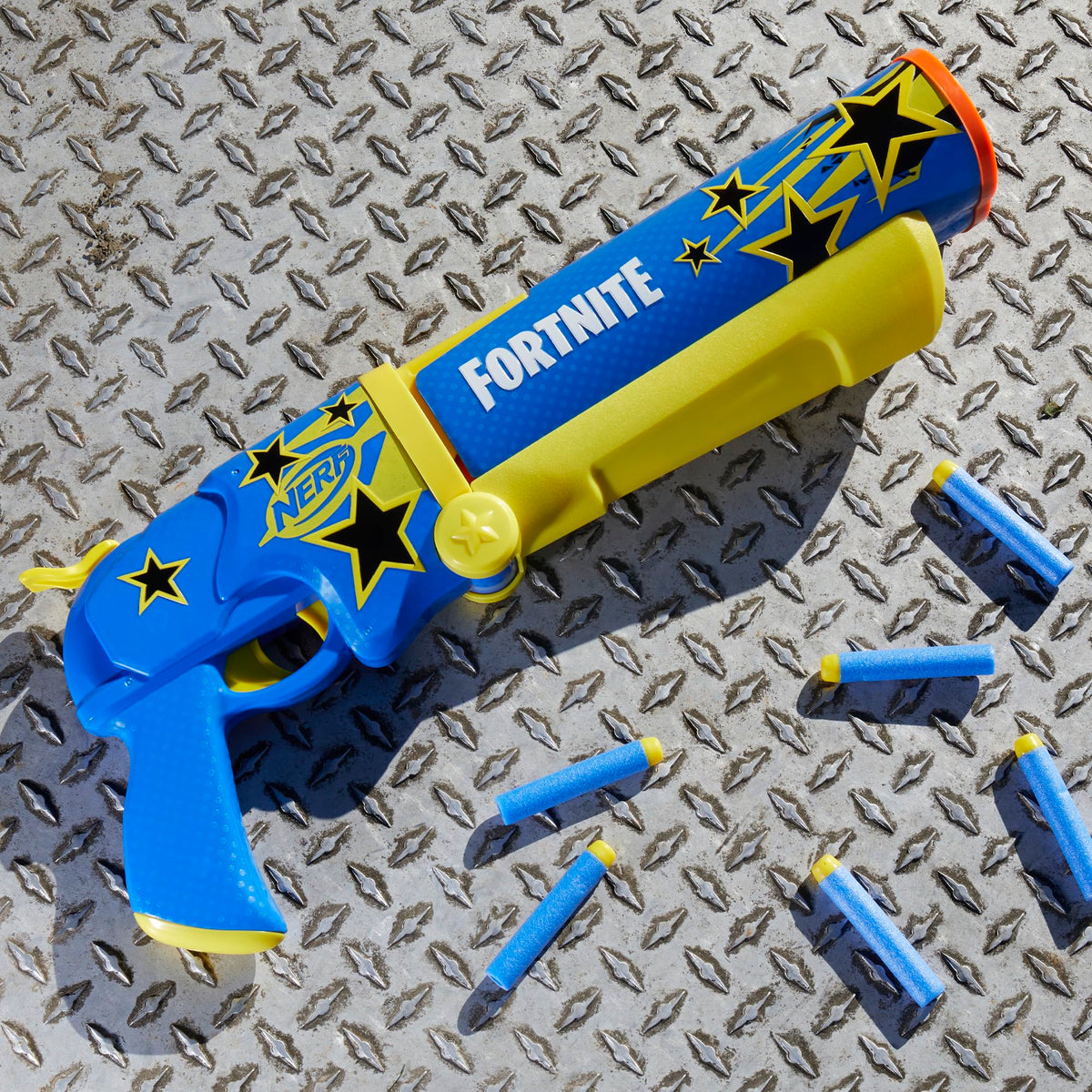 Hammer priming action adds satisfying cock-and-fire feel.