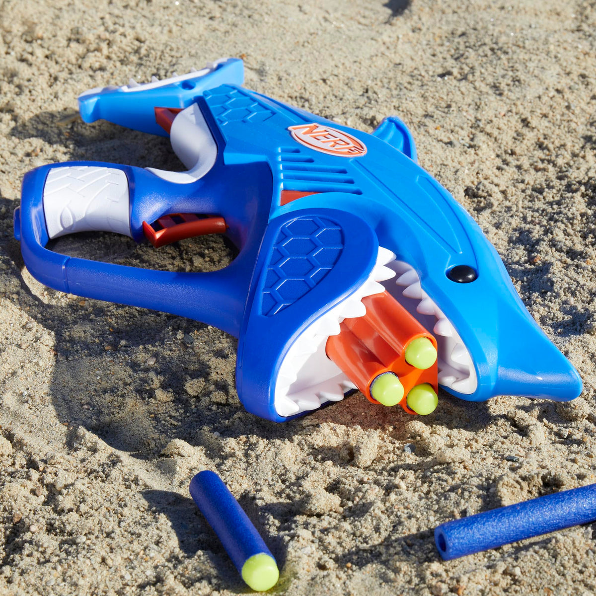 NERF Junior Wild Sharkfire small-hands-friendly grip for comfortable holding