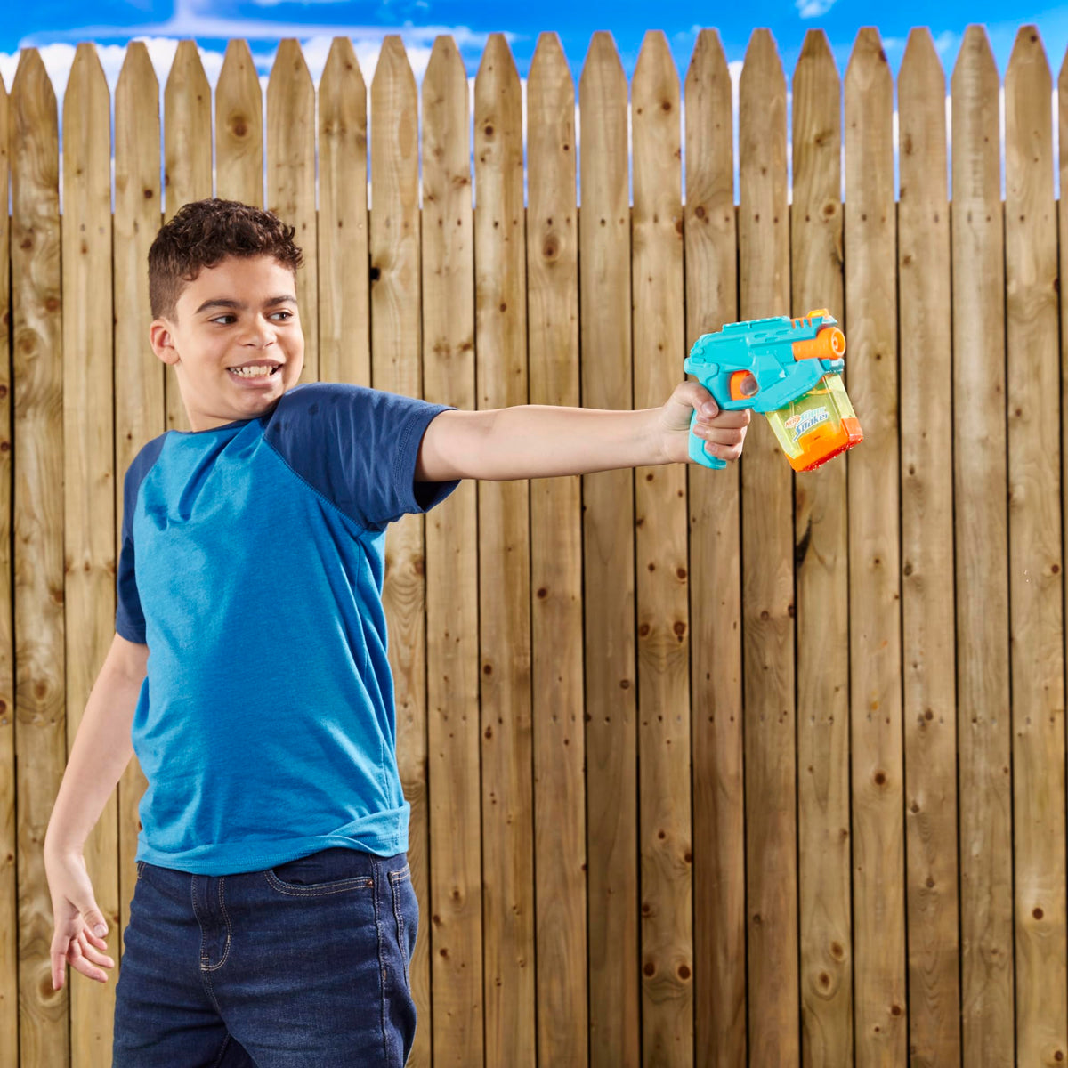 Nerf Super Soaker Mini Dunk-Fill Funpack promotes social outdoor fun.