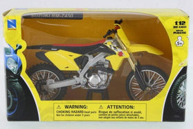 NewRay Suzuki RM-Z450 die-cast model with realistic accents and trim.