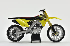 NewRay RM-Z450 1/12 die-cast model showing detailed tires and trim.
