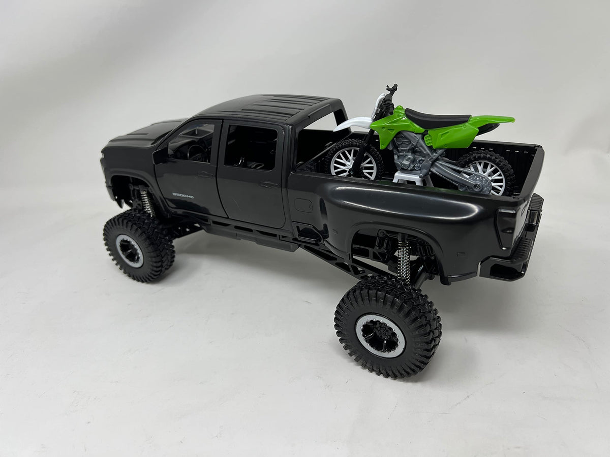 New-Ray X-Treme Adventure truck rear gate open for cargo action