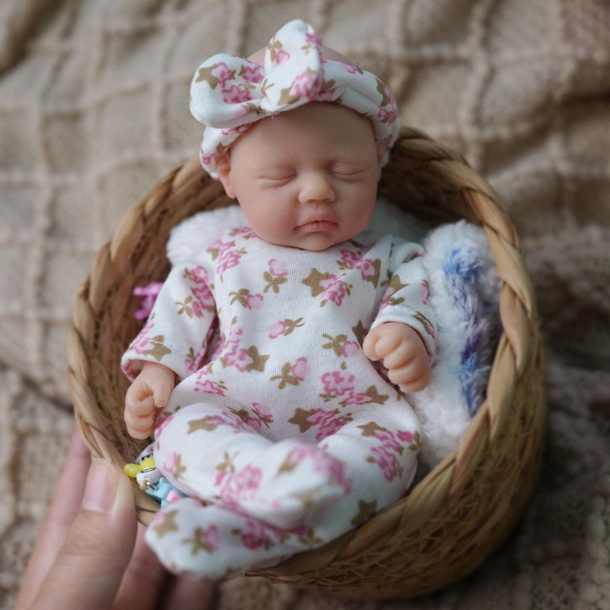 Newtotlove baby doll with feeding bottle for interactive feeding play