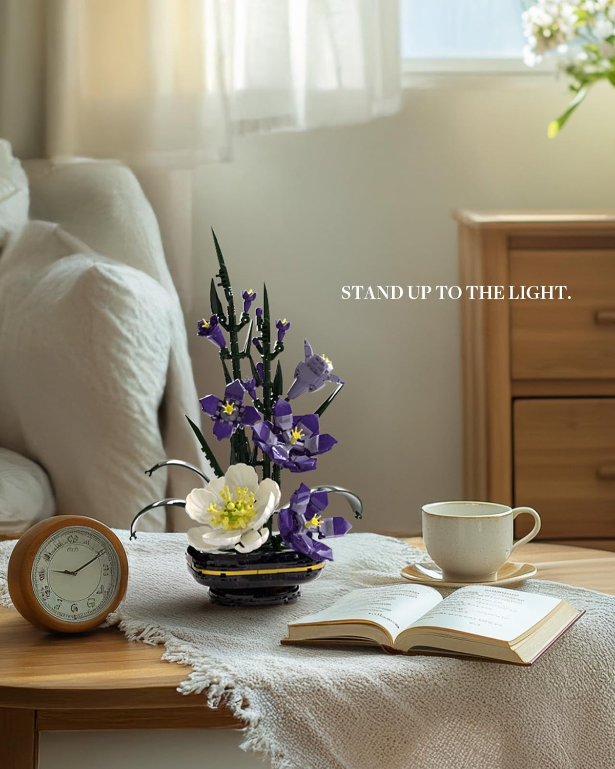 Nifeliz Gladiolus flower building set assembled bloom shows lifelike petals for vibrant desk decor.