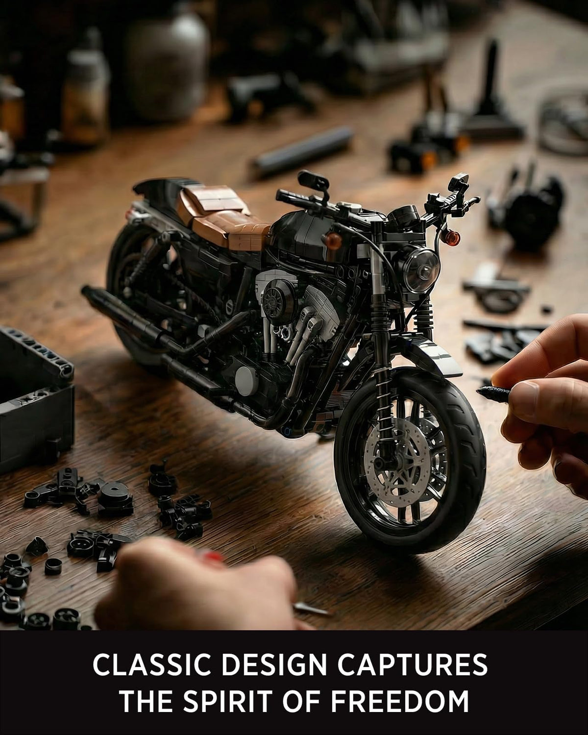 Nifeliz Iron 83 engine detail shows piston motion and mechanical detail