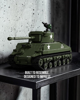 Nifeliz Sherman tank rotating front section demonstrates motion.