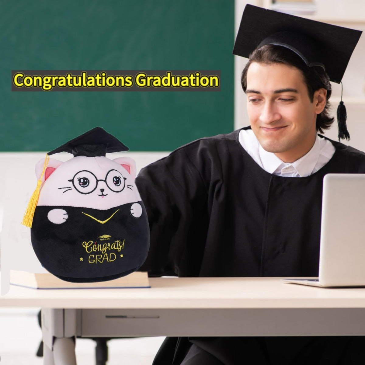 NIUBEHOHO graduation gift pillow doubles as cozy decor and keepsake.