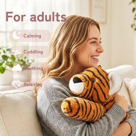Close-up of Niuniu Daddy Tiger’s soft fabric texture and plush finish.
