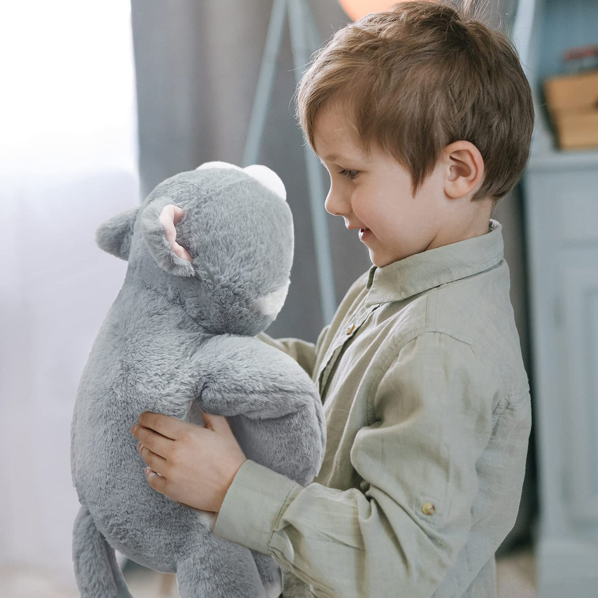 Niuniu Daddy weighted cat plush balanced weight distribution mimics a hug.