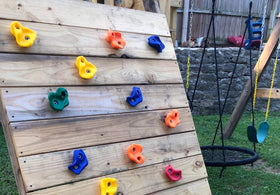 NOSTIFY green auxiliary handle offers extra reach for young climbers
