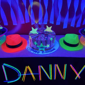 Novelty Place neon hats ideal for birthdays and concerts with friends.