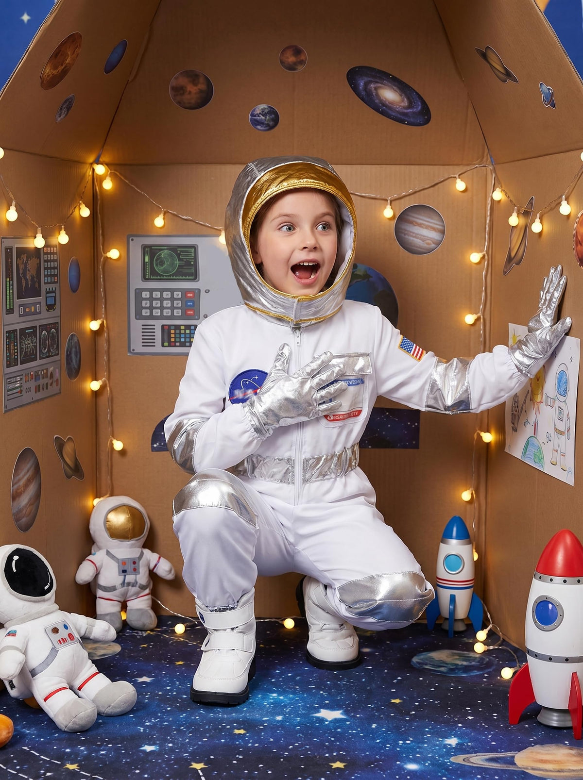 Nuehoryu Kids Astronaut Costume gloves add authentic detail for immersive adventures