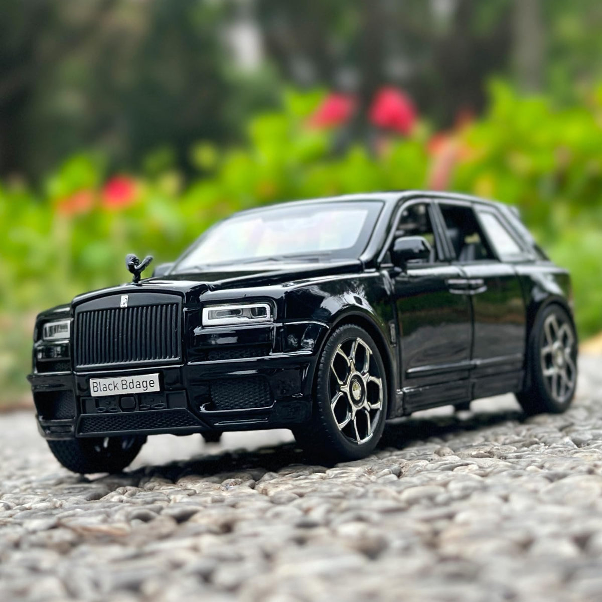 OANMYJJO model features open doors, hood, trunk for interactive fun