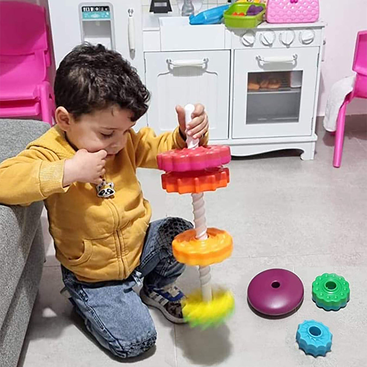 ODELA color pairs; tactile exploration boosts early cognitive skills.