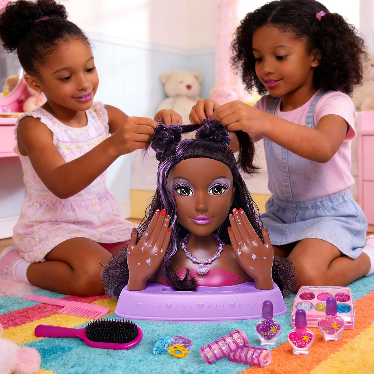 Oeasic small hands-friendly design helps develop fine motor skills.