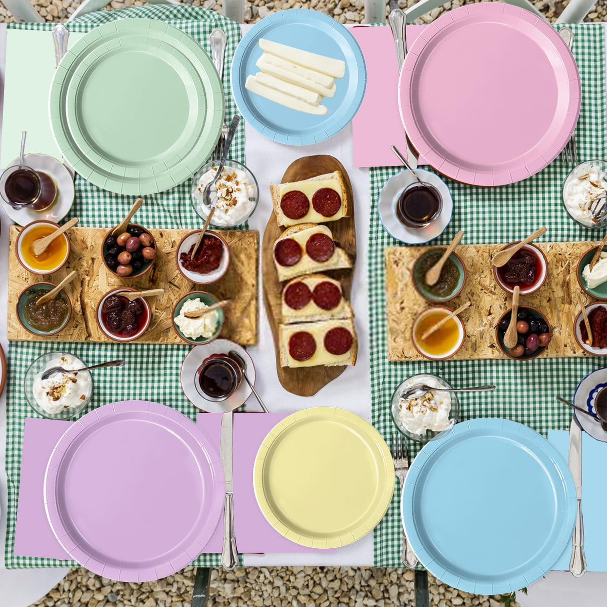 Oigco pastel napkins ready for quick, stylish cleanup.