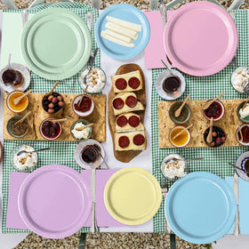 Oigco pastel napkins ready for quick, stylish cleanup.
