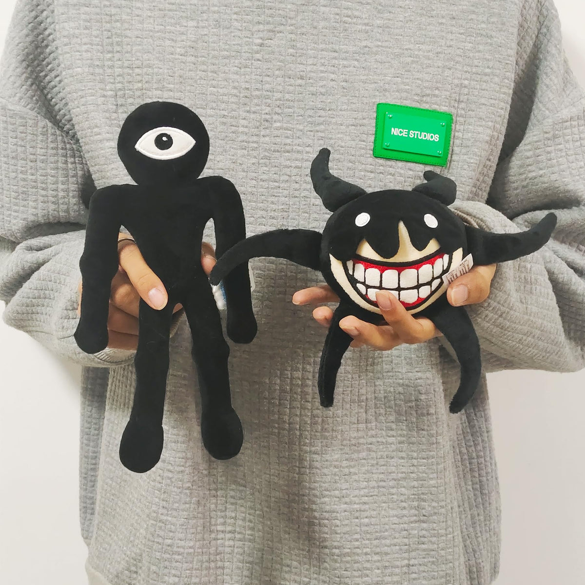 Okegztoa easy-clean plush toy, bright colors and simple maintenance.
