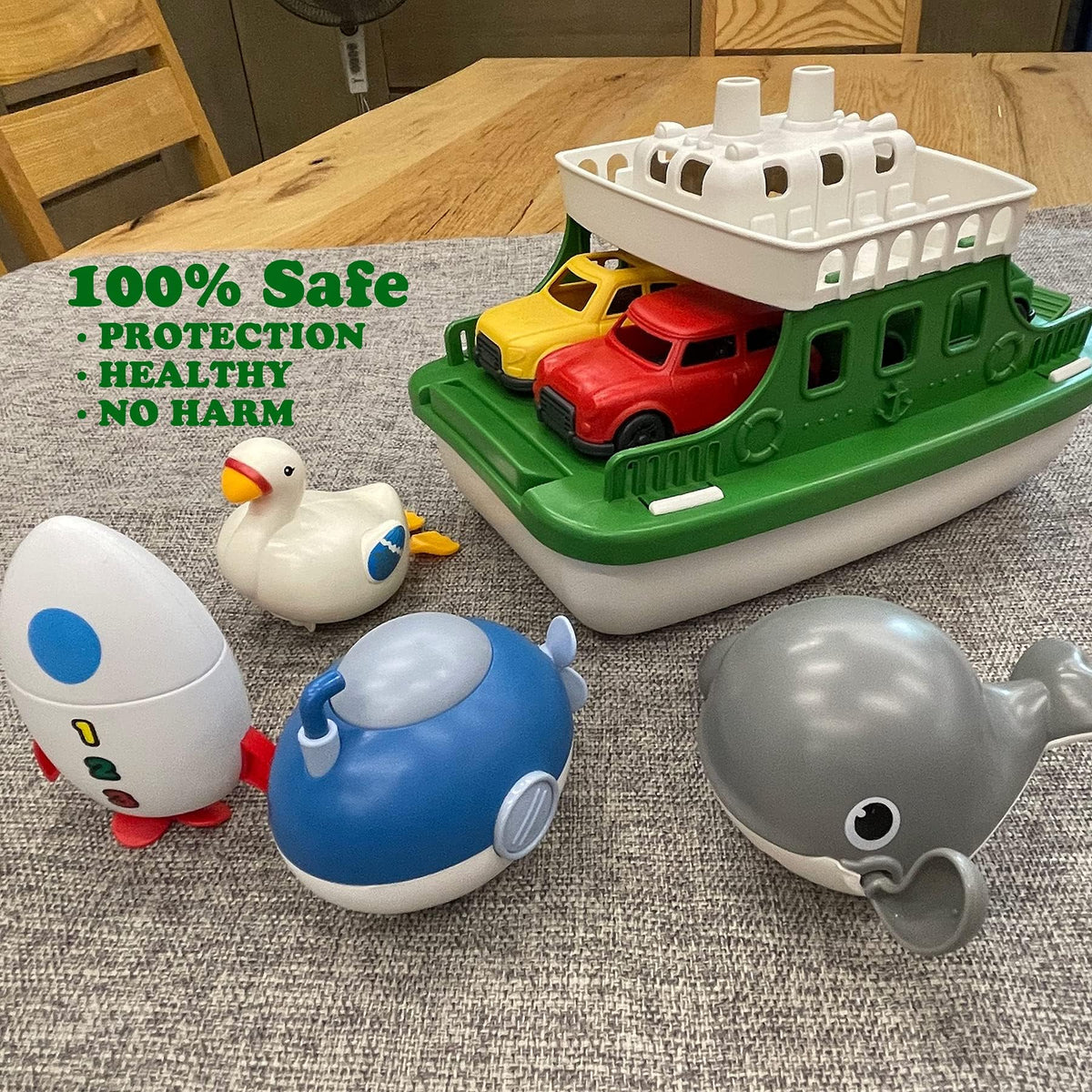 OKGIUGN wind-up submarines offer exploration during playtime
