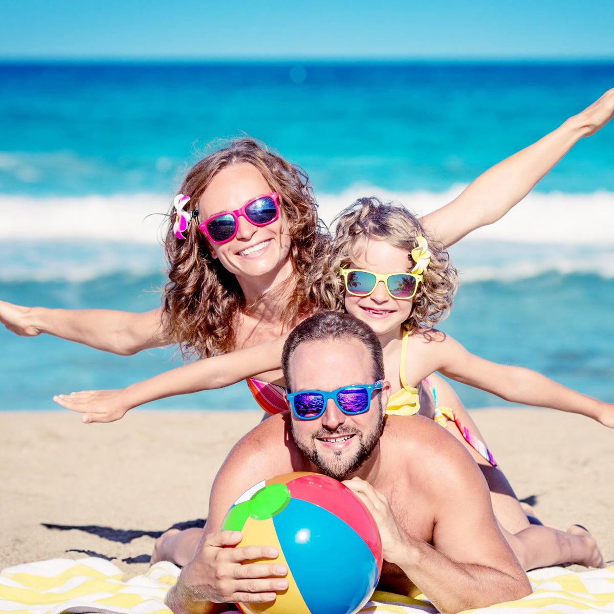 Oleitodh beach party setup, versatile set for beach, pool, or backyard celebrations.