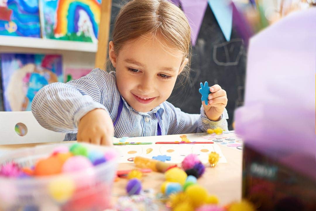 Olly Kids gift-ready-craft-set makes a thoughtful, creative present.
