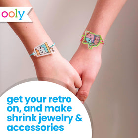 Ooly eight-marker set offers bold hues for vibrant shrinking art designs.