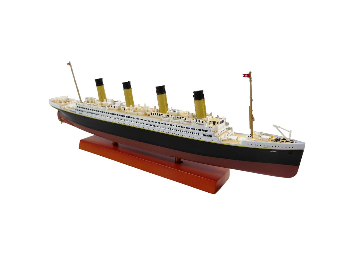 OPO 10 Titanic metal body with plastic parts offers faithful reproduction and lasting display.