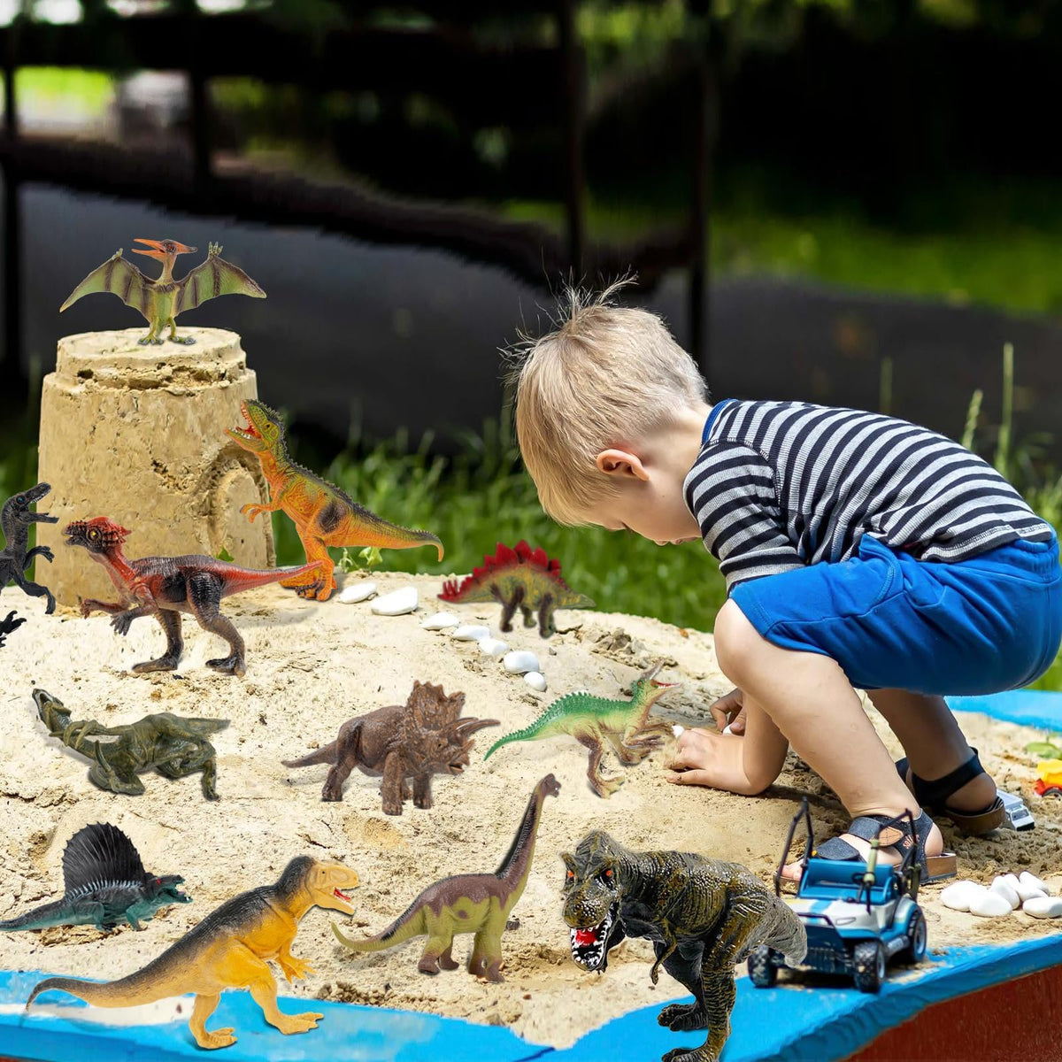 OuMuaMua Stegosaurus figure showcases detailed plating for creative storytelling.