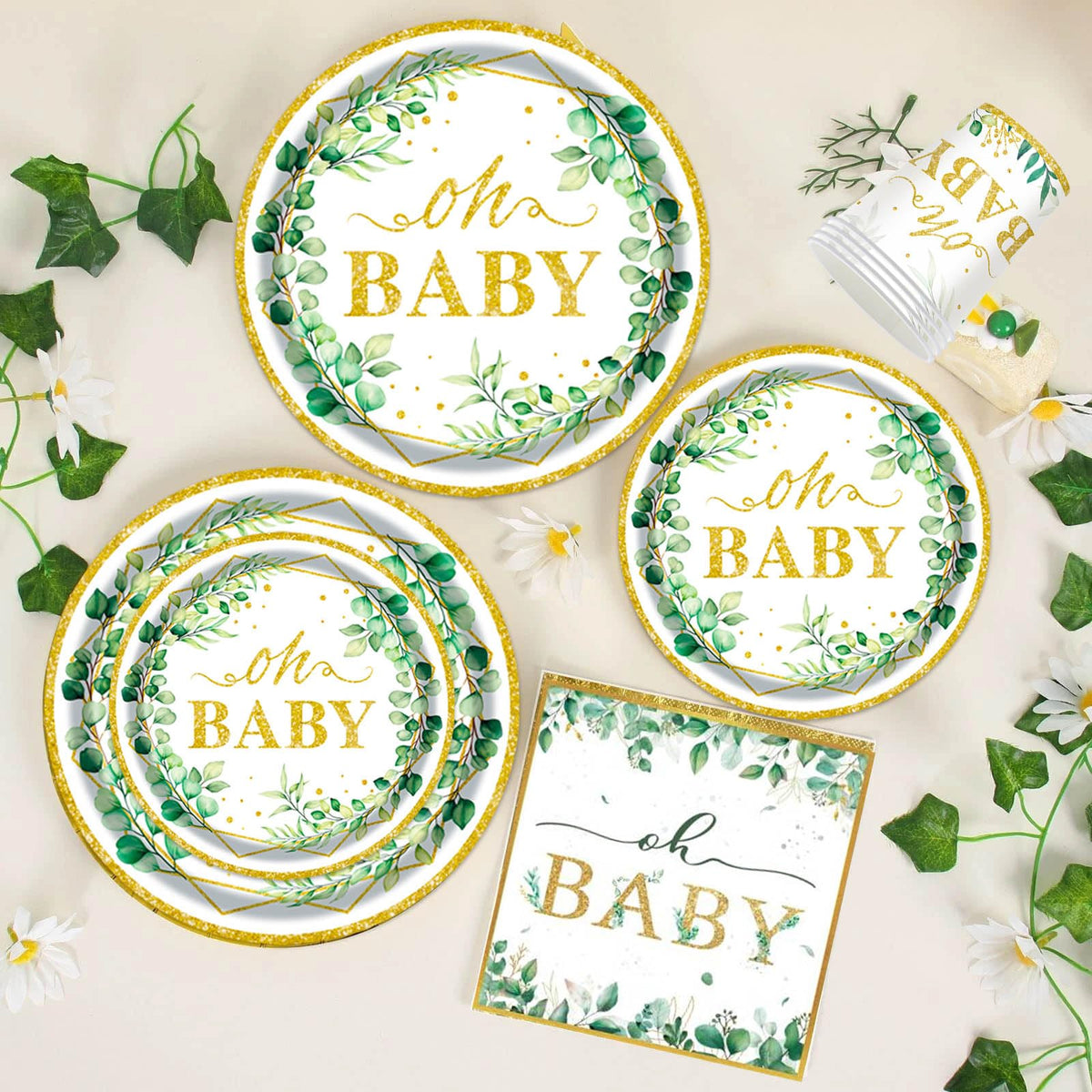 OUNIY Sage Greenery gold-cutlery adds a touch of sparkle to the table.