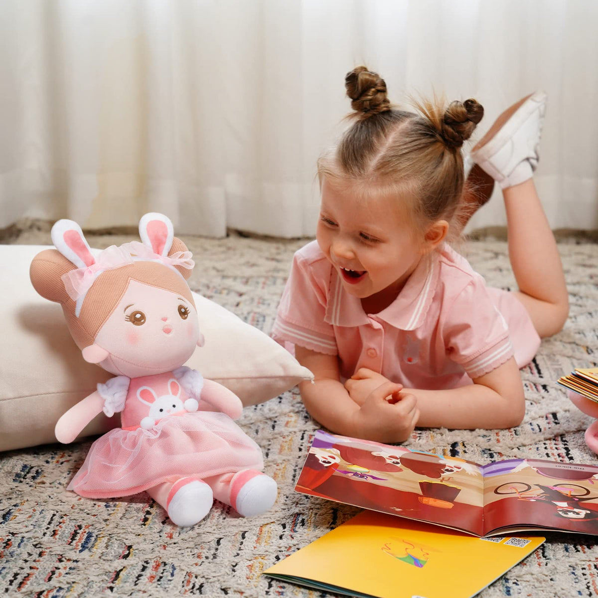 OUOZZZ Easter-friendly plush gift perfect for birthdays and celebrations