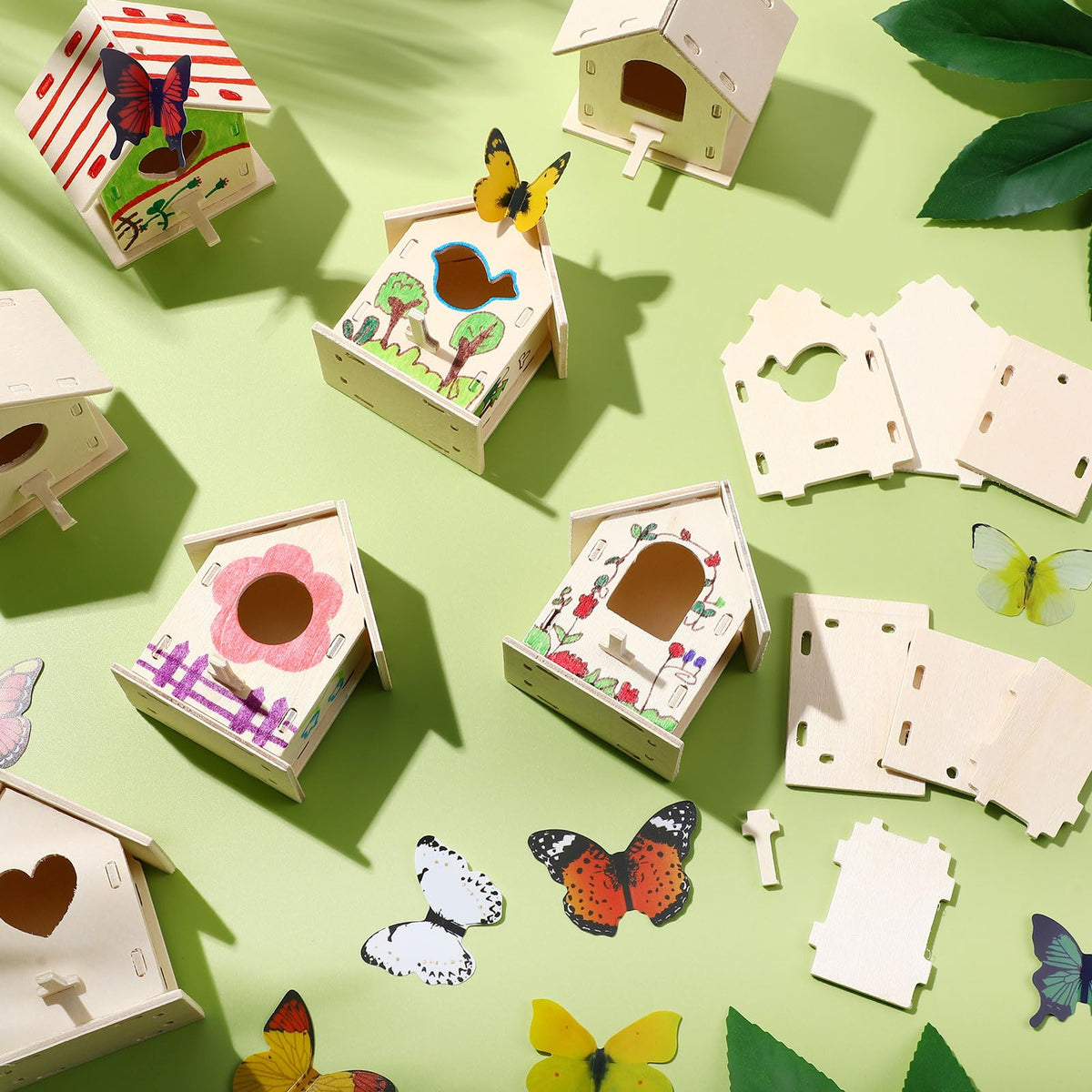 Outus birdhouse dimensions 3.54 x 2.2 x 4.2 inches.