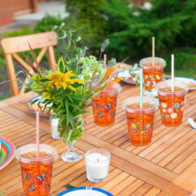 Ovveroche cup with included straws for easy sipping
