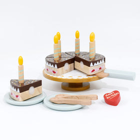 PairPear triangle serving knife used for safe pretend cake slicing.