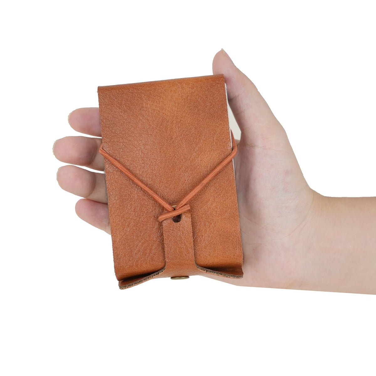 PARAROSE compact travel storage closure keeps pegs and cards secure.