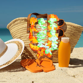 PARSUP Hawaiian leis party scene, ready-to-wear accessories enhancing beach celebrations.