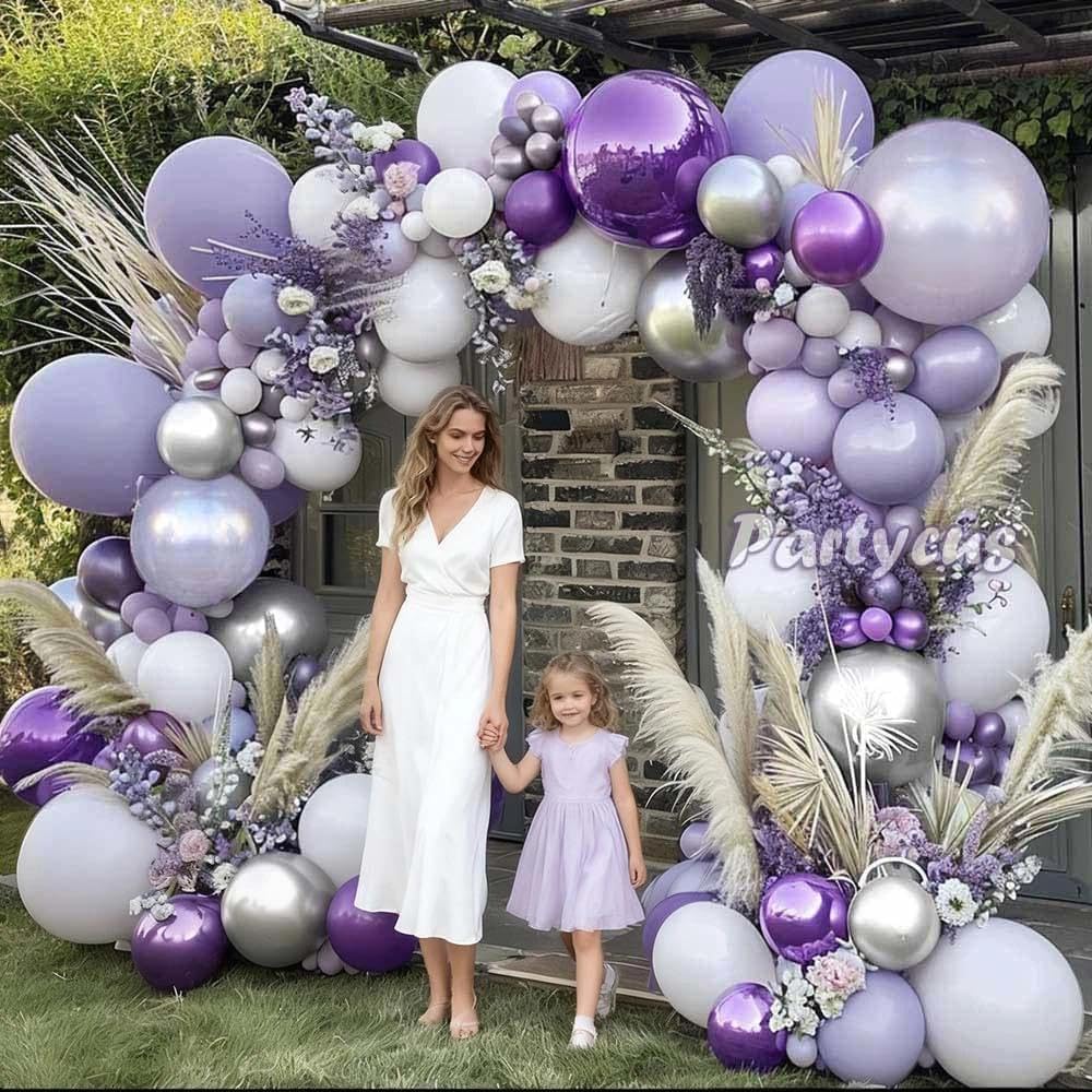 Partycus white balloons balance the palette, adding a bright, airy feel.