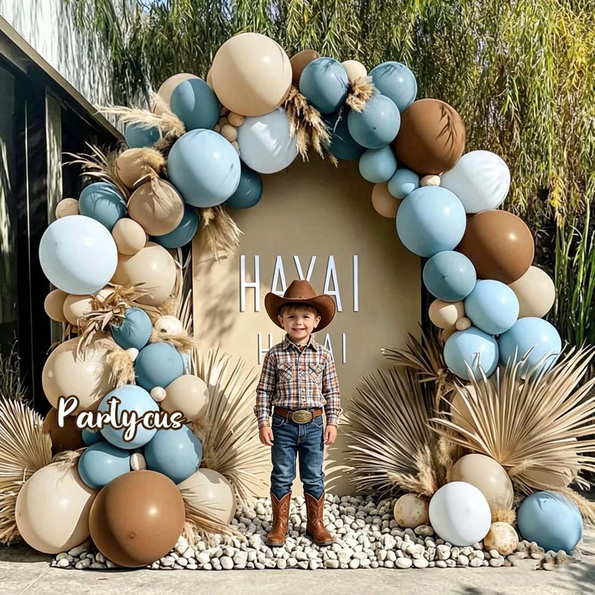 Partycus pastel blue balloons soften the palette for baby showers and teddy bear celebrations