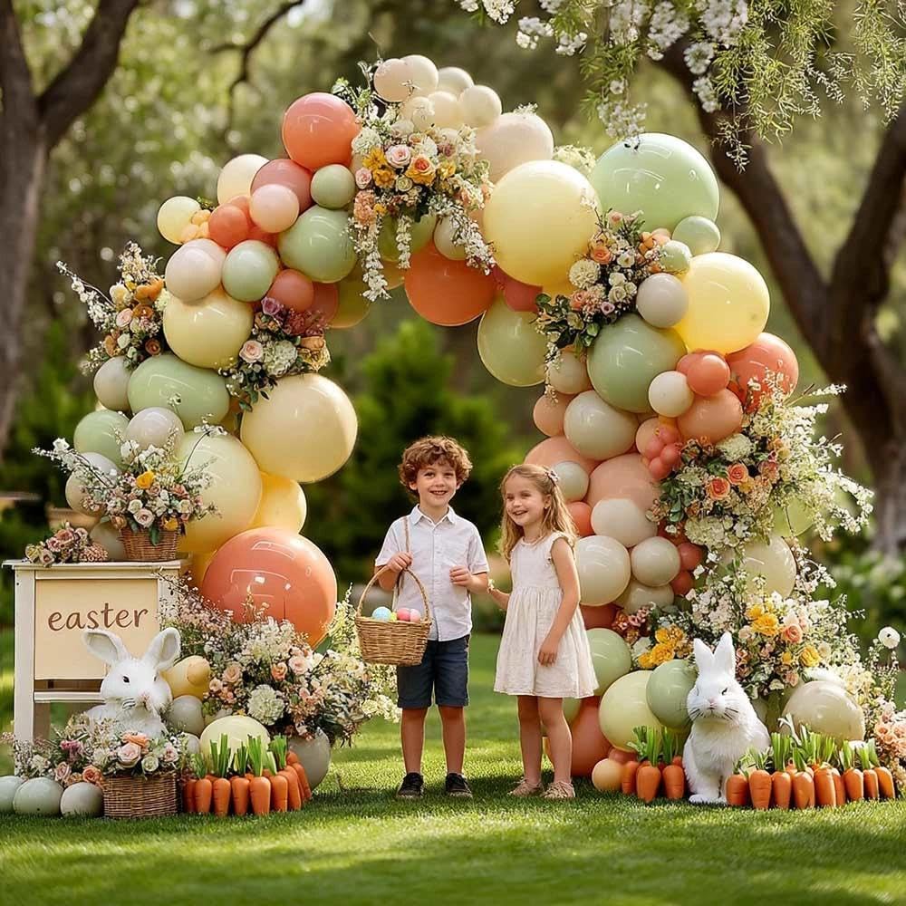 Partycus white sand balloons provide contrast and balance